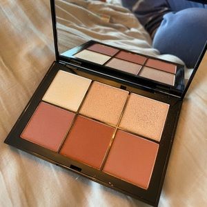 Doucce Posh Powder Blush and Highlighter Palette